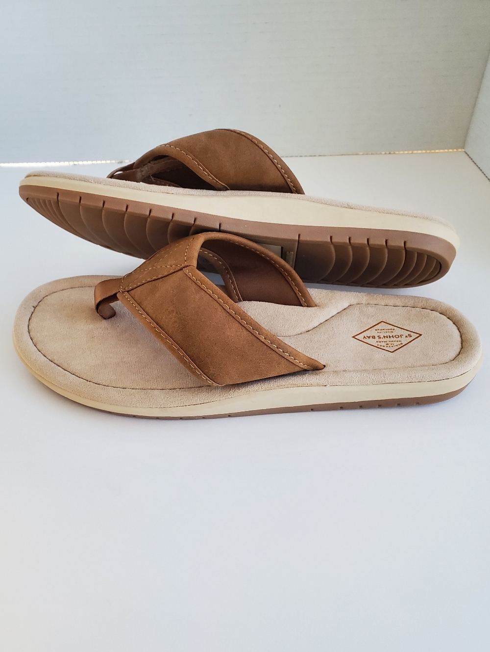 St. John's Bay brand Men Flip Flops size: Small/7-8‎ Tan & Brown Summer *READ*